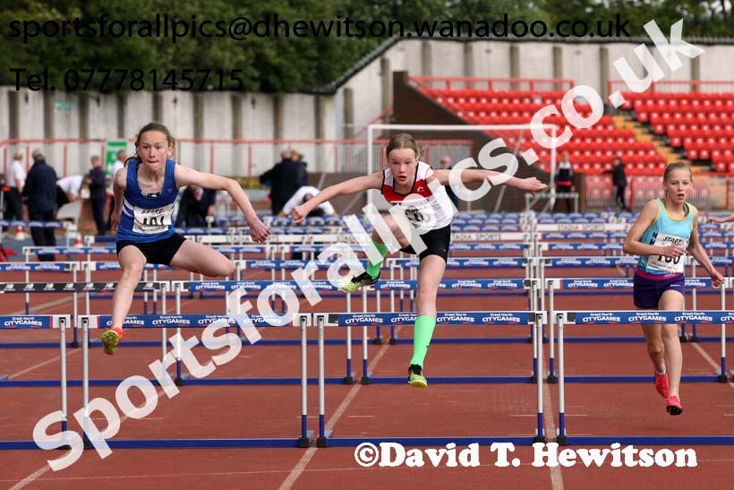Girls under-13s hurdles, North Eastern Champs, Gateshead Stadium. Photo: David T. Hewitson/Sports for All Pics